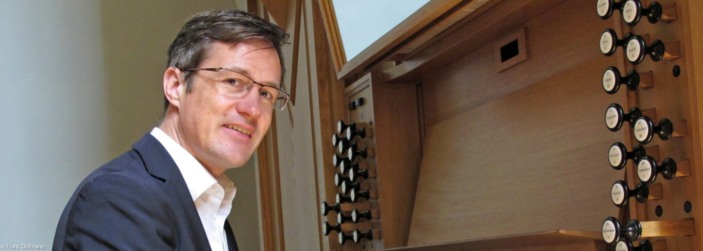 Frank Oidtmann an der Orgel  